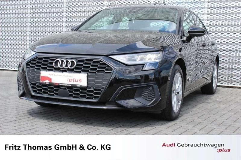 Brillantschwarz Gebraucht 2022 Audi A3 Sportback e-tron Comfort Limousine | 21.790 € (Fairer Preis) - Bild 1/4