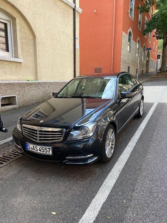 Grau Gebraucht 2012 Mercedes C350 Elegance Limousine | 13.500 € (Fairer Preis) - Bild 1/4