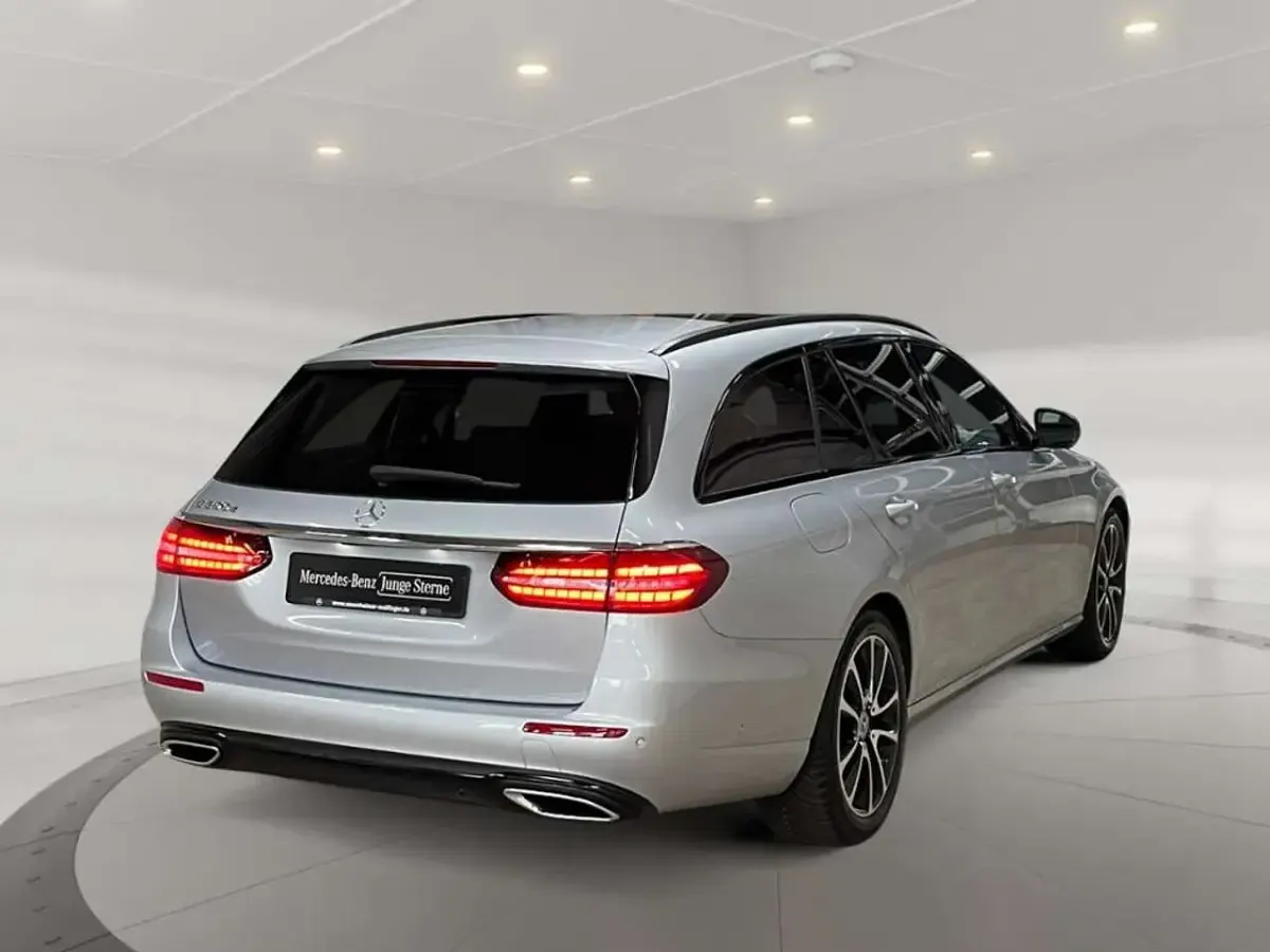 Gebraucht Mercedes E200 Avantgarde 160 PS (117 kW) 2024 Hightechsilber metallic Kombi