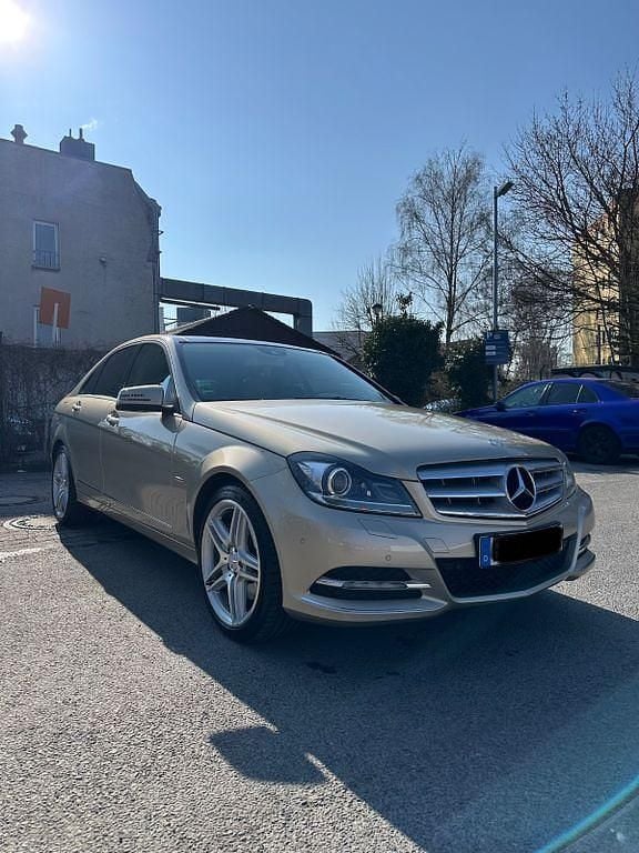 Gebraucht Mercedes C350 Elegance 306 PS (225 kW) 2012 Beige Limousine