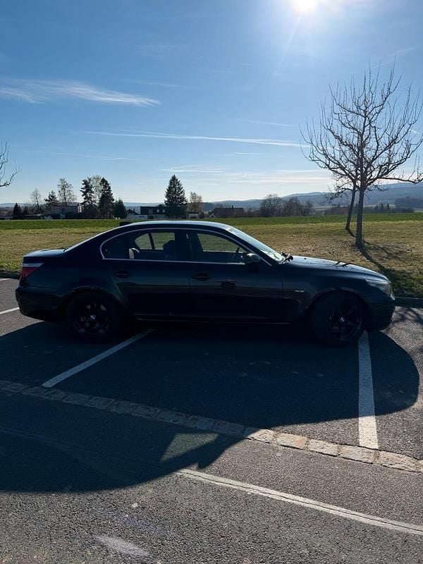 Gebraucht BMW 520 177 PS (130 kW) 2008 Schwarz Limousine
