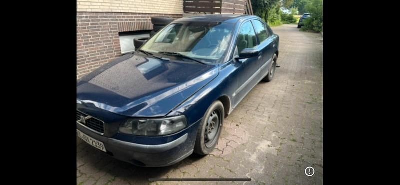 Blau Gebraucht 2004 Volvo S60 Limousine | 450 € (Superpreis) - Bild 1/4