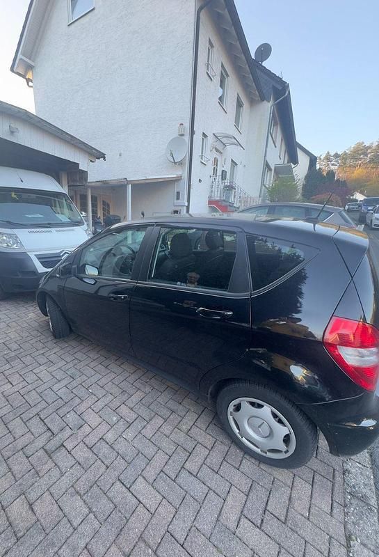 Gebraucht Mercedes A160 95 PS (69 kW) 2011 Schwarz Kleinwagen