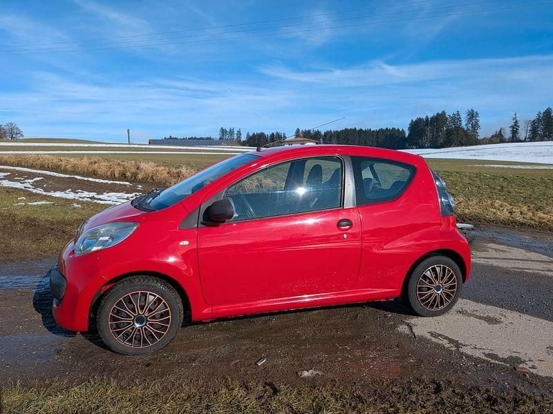 Rot Gebraucht 2008 Citroën C1 Kleinwagen | 1.750 € (Fairer Preis) - Bild 1/4