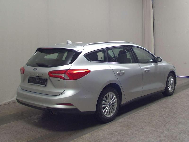 Gebraucht Ford Focus Titanium 125 PS (91 kW) 2021 Polar silber metallic Kombi