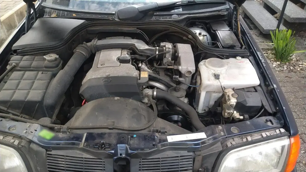 Gebraucht Mercedes C180 122 PS (89 kW) 1994 Blau Limousine
