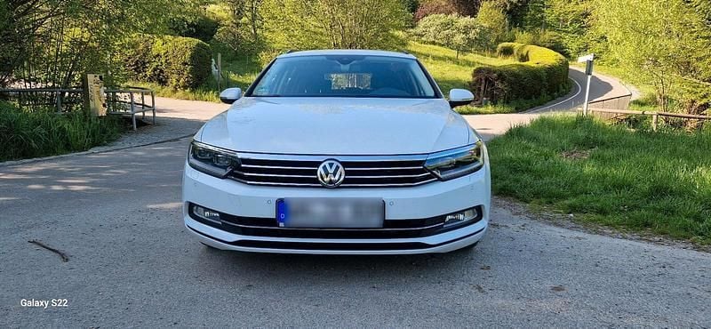 Weiß Gebraucht 2015 VW Passat Kombi | 9.200 € (Fairer Preis) - Bild 1/4