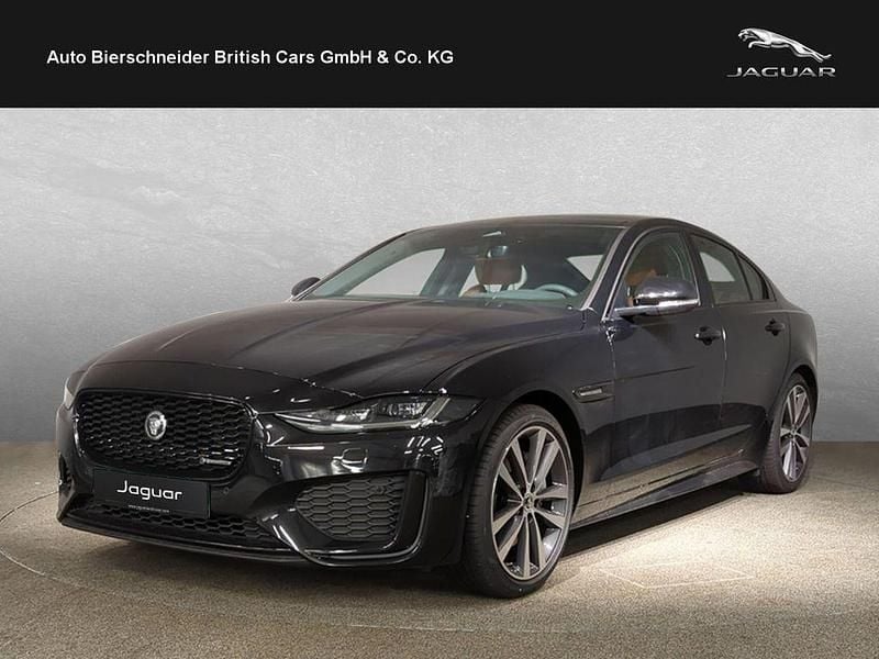 Schwarz Gebraucht 2024 Jaguar XE R-Dynamic Limousine | 39.450 € (Etwas zu teuer) - Bild 1/3