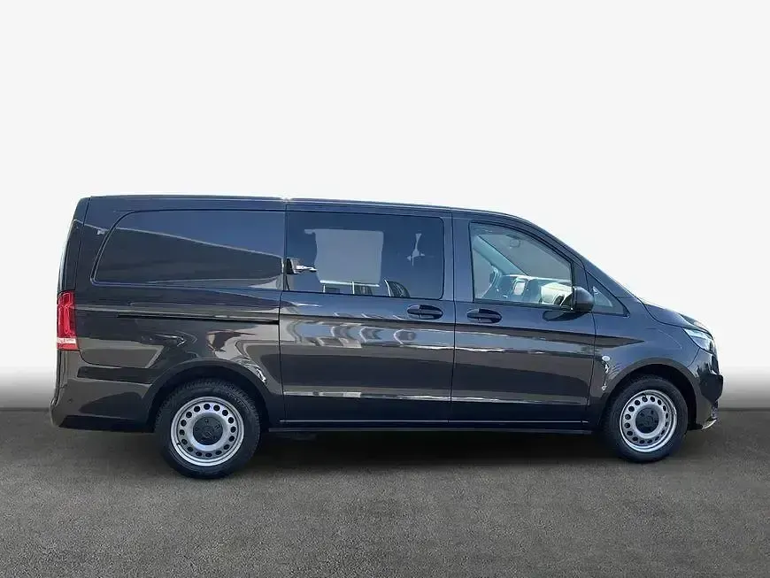 Gebraucht Mercedes Vito 237 PS (174 kW) 2024 Grau Van