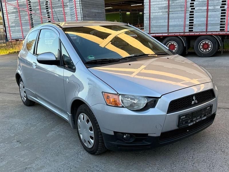 Gebraucht Mitsubishi Colt Plus 95 PS (69 kW) 2012 Silber Kleinwagen