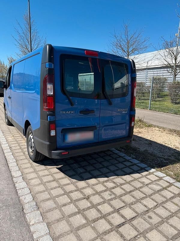 Gebraucht Renault Trafic 120 PS (88 kW) 2017 Blau Van / Kleinbus