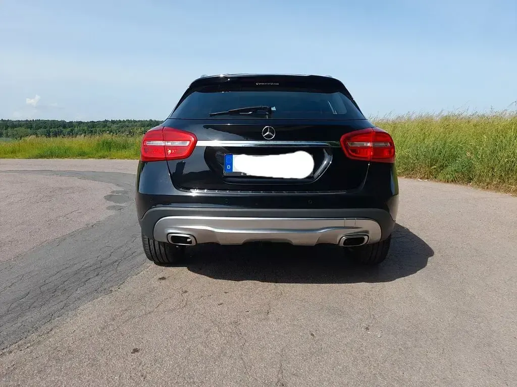 Gebraucht Mercedes GLA180 122 PS (89 kW) 2016 Schwarz SUV