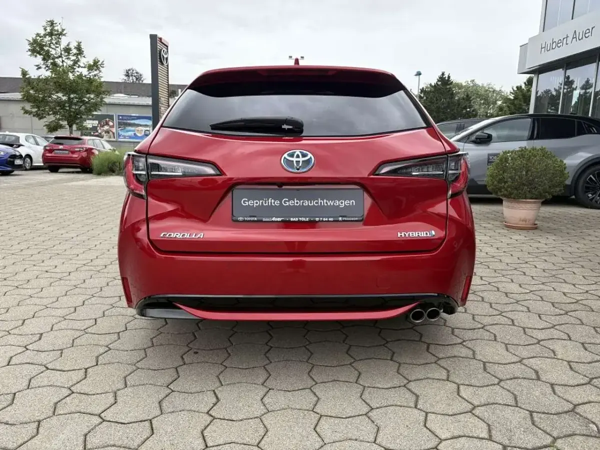 Gebraucht Toyota Corolla Team 184 PS (135 kW) 2021 Karminarot/schwarz Kombi