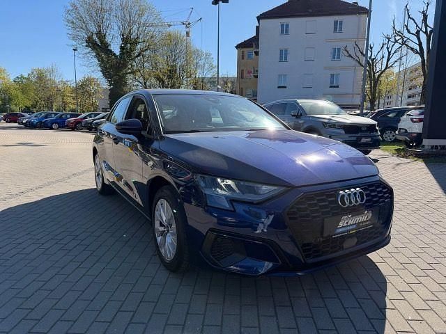 Second-hand Audi A3 Advanced 204 CP (150 kW) 2021 Albastru Berlinǎ