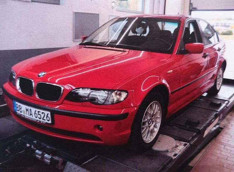 Grau Gebraucht 2004 BMW 318 Limousine | 1.300 € (Superpreis) - Bild 1/2