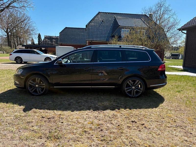 Usata VW Passat Highline 170 CV (125 kW) 2012 Nero Station wagon