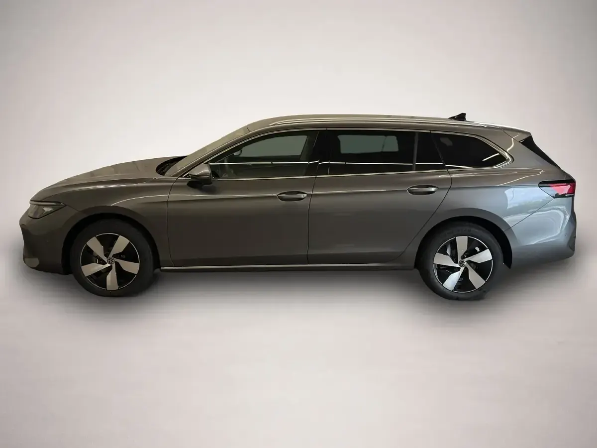 Gebraucht VW Passat Business 150 PS (110 kW) 2025 Grau Kombi