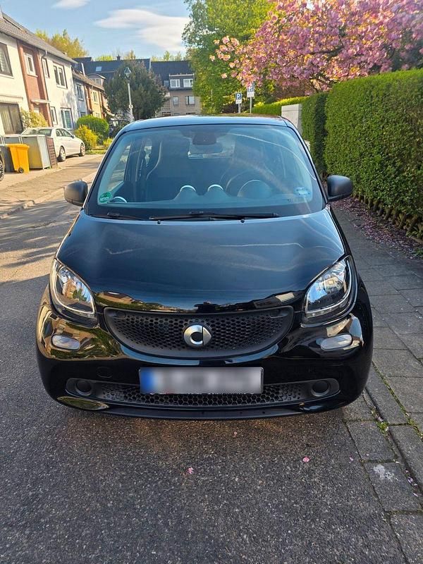 Second-hand Smart ForFour 71 CP (52 kW) 2015 Negru Hatchback