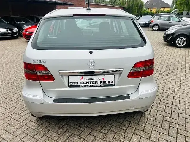 Gebraucht Mercedes B180 122 PS (89 kW) 2009 Silber Kleinwagen