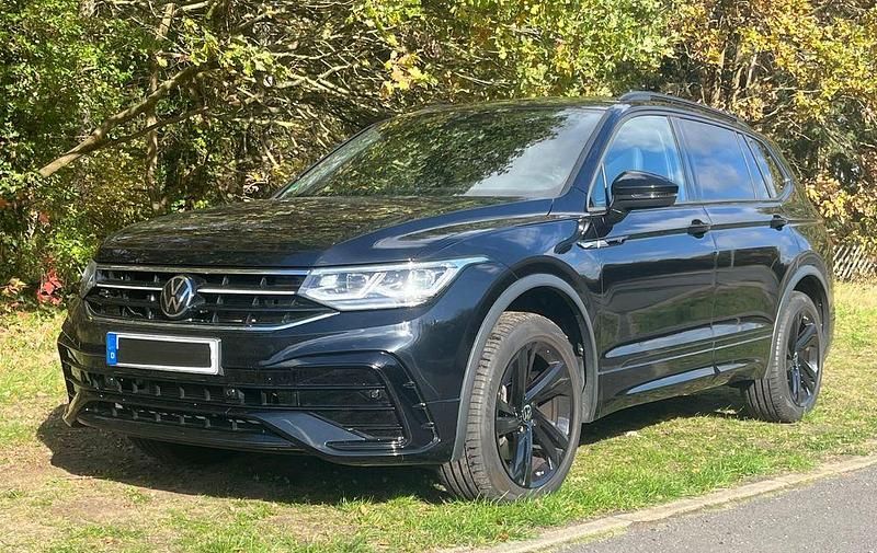 Schwarz Gebraucht 2022 VW Tiguan Allspace SUV | 38.500 € (Fairer Preis) - Bild 1/4