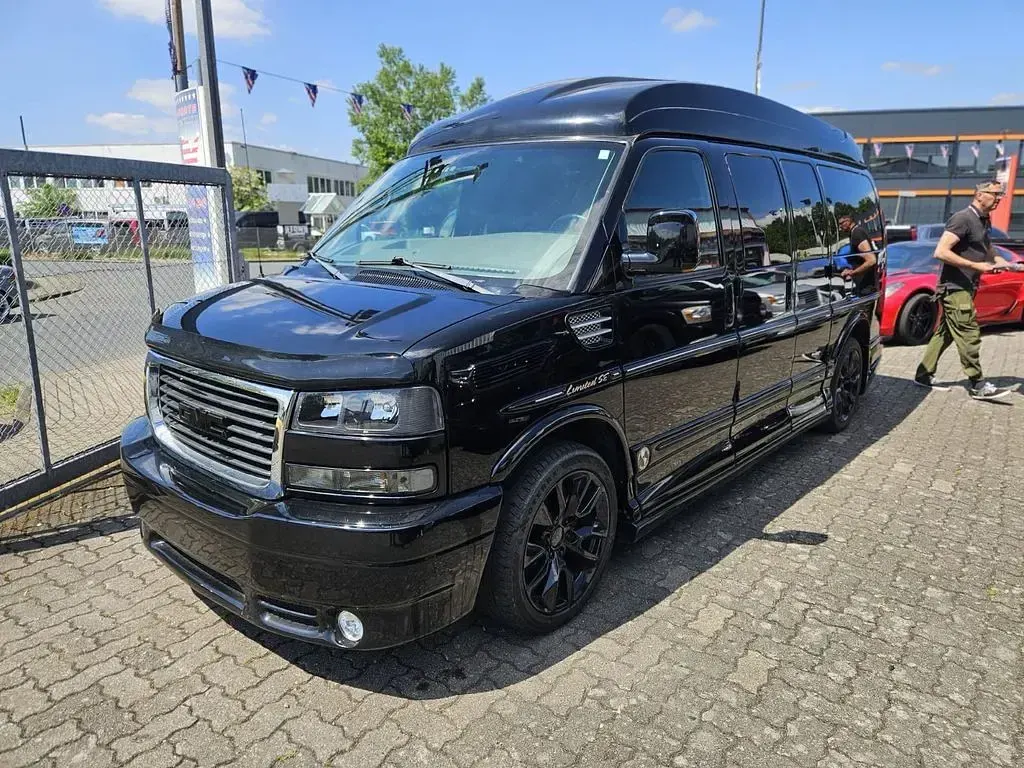 Gebraucht GMC Savana 314 PS (230 kW) 2011 Schwarz Van / Kleinbus