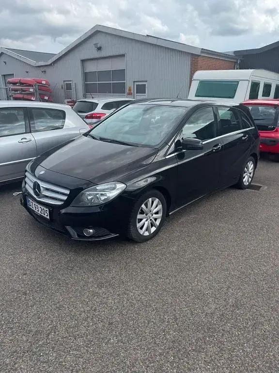 Gebraucht Mercedes B180 109 PS (80 kW) 2013 Kleinwagen