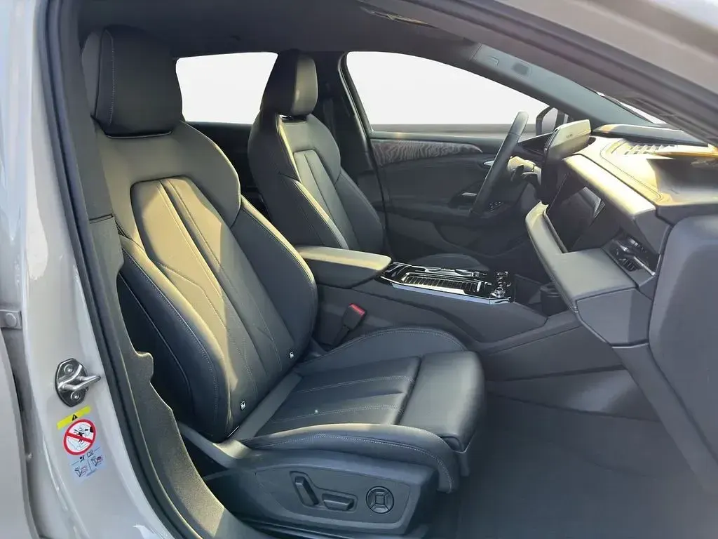 Gebraucht Audi A6 e-tron S-Line 269 kW (367 PS) 2025 Siambeige metallic Kombi