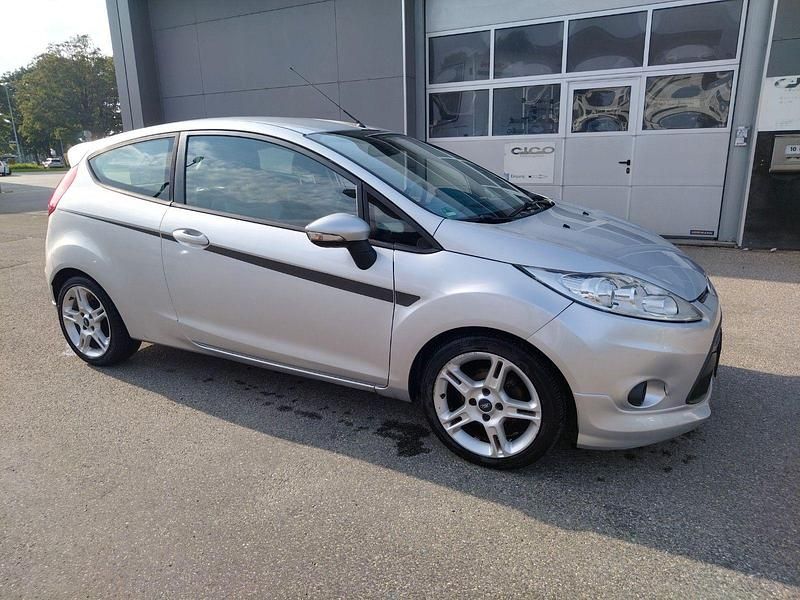 Grau Gebraucht 2011 Ford Fiesta Sport Kleinwagen | 3.300 € (Guter Preis) - Bild 1/4