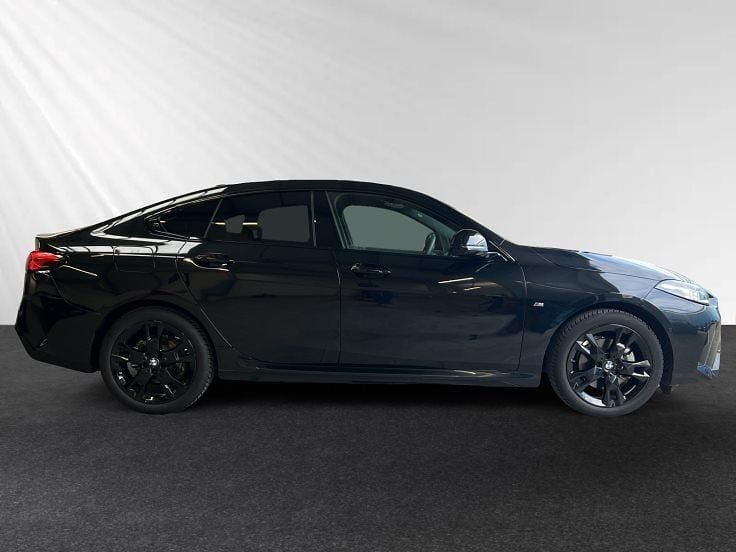 Gebraucht BMW 220 M Sport 170 PS (125 kW) 2025 Black sapphire metallic Limousine