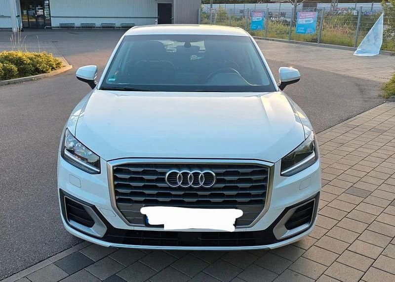 Gebraucht Audi Q2 Sport 116 PS (85 kW) 2017 Weiß SUV
