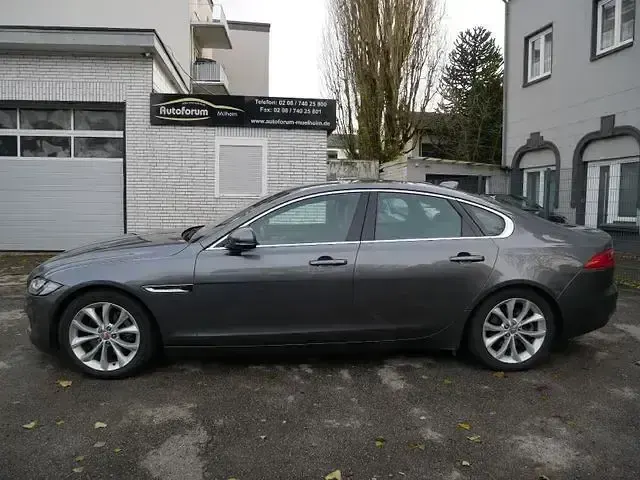 Gebraucht Mercedes E300 Night 180 PS (132 kW) 2016 Andere Limousine