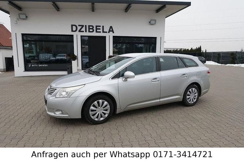 Silber Gebraucht 2010 Toyota Avensis Edition Kombi | 4.850 € (Teuer) - Bild 1/4