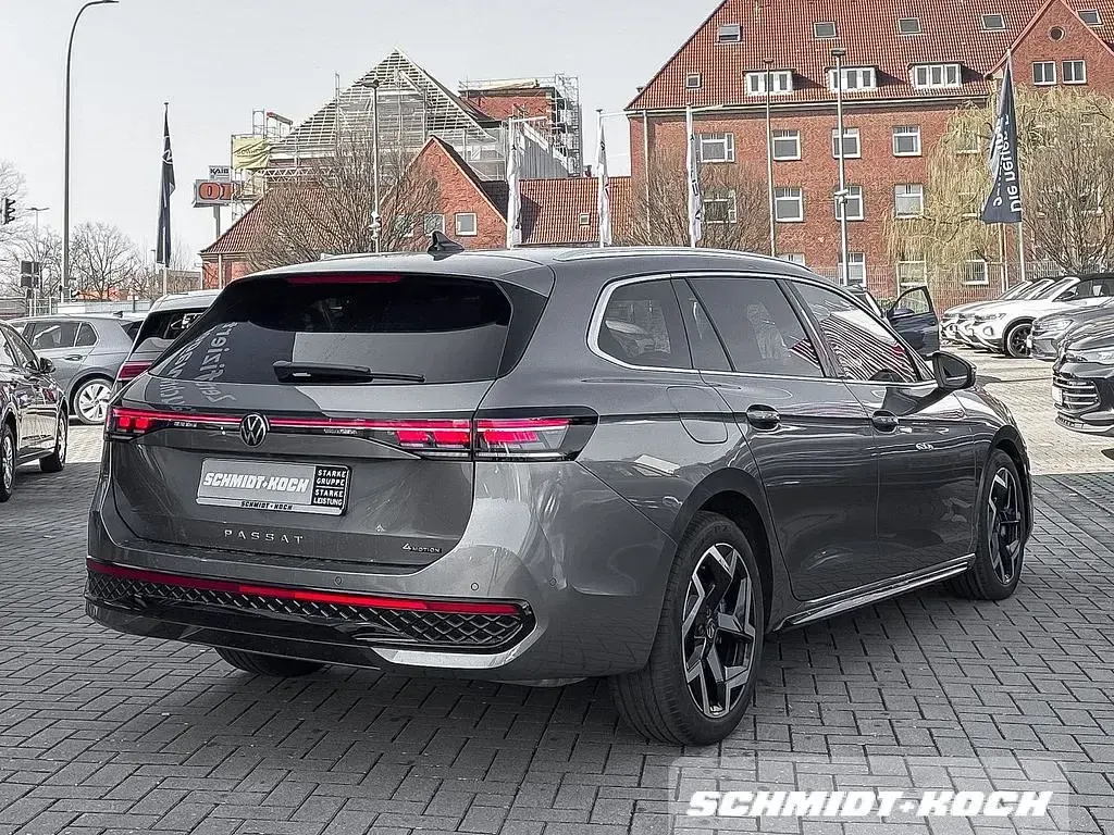 Gebraucht VW Passat R-line 265 PS (194 kW) 2025 Diabasgrau (grau) Kombi