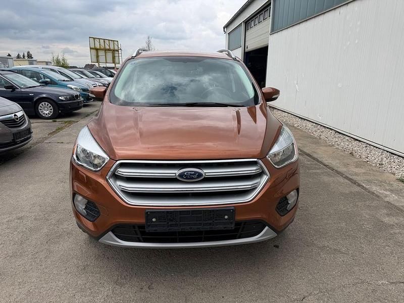 Używany Ford Kuga Trend 150 KM (110 kW) 2017 Brązowy SUV
