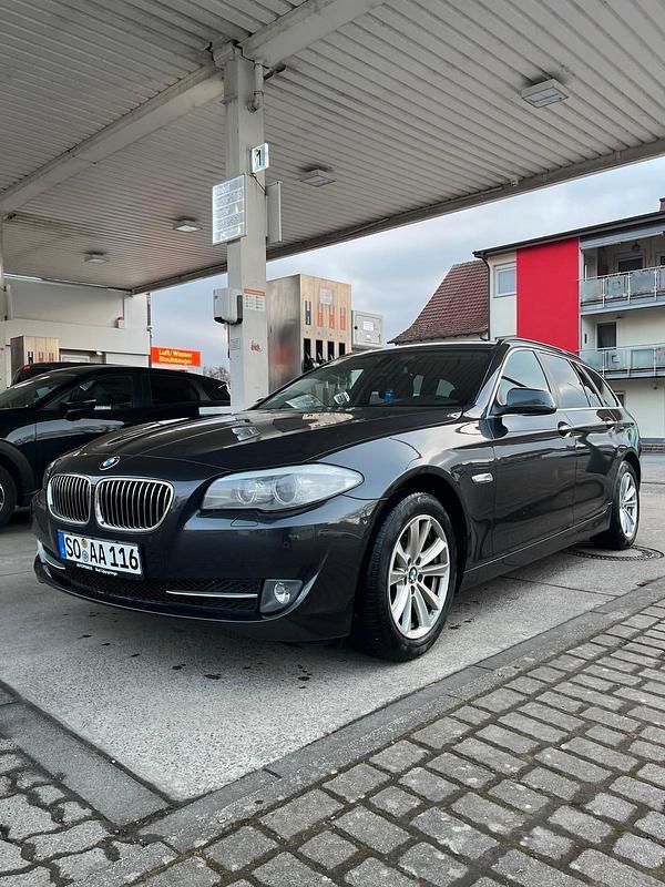 Gebraucht BMW 520 185 PS (136 kW) 2012 Schwarz Kombi