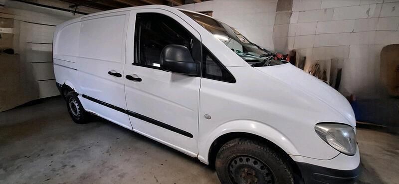 Weiß Gebraucht 2009 Mercedes Vito Van / Kleinbus | 2.800 € - Bild 1/4