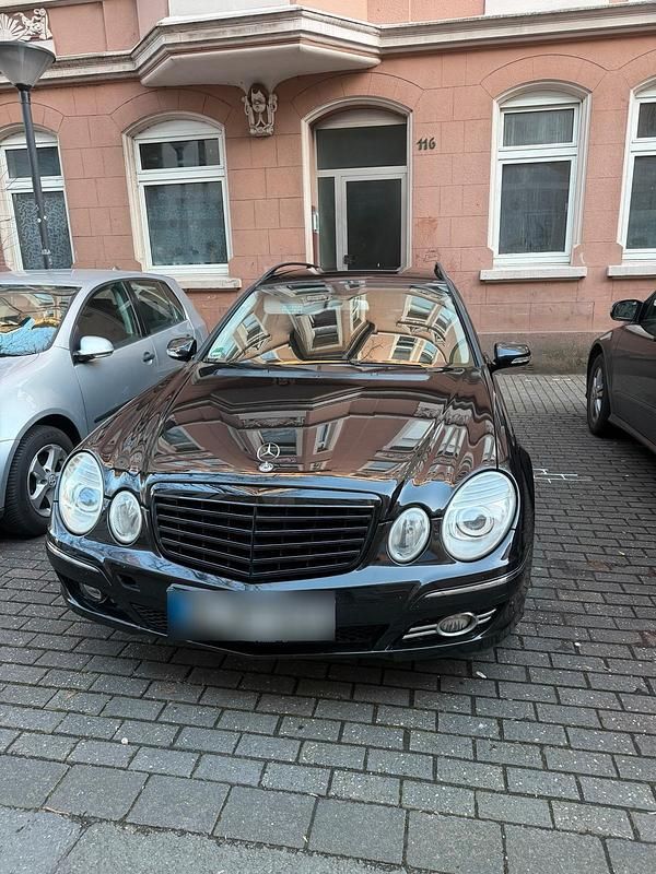Gebraucht Mercedes E220 125 PS (91 kW) 2009 Schwarz Kombi