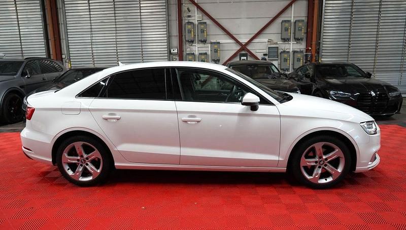Gebraucht Audi A3 Sport 116 PS (85 kW) 2018 Weiß Limousine