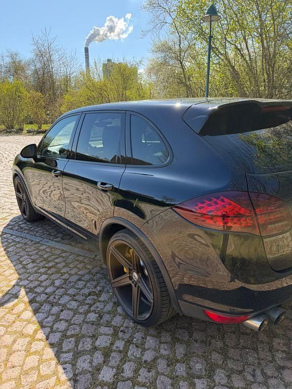 Gebraucht Porsche Cayenne Turbo 500 PS (367 kW) 2011 Schwarz SUV