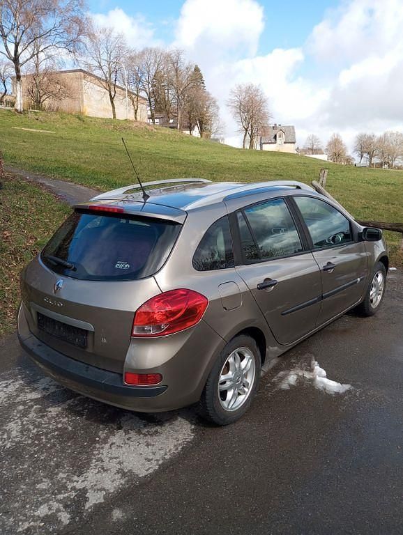 Gebraucht Renault Clio II 101 PS (74 kW) 2008 Limousine