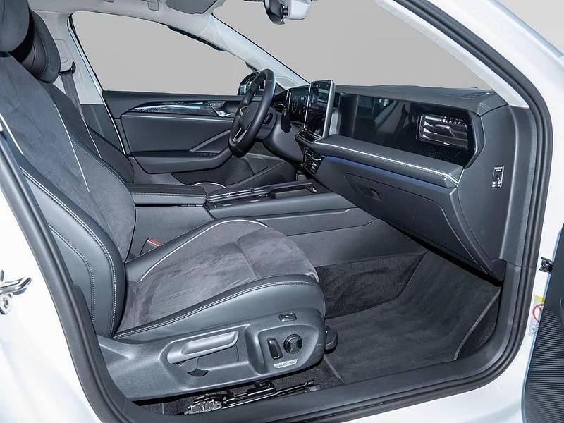 Usata VW Passat 150 CV (110 kW) 2025 Bianco Station wagon