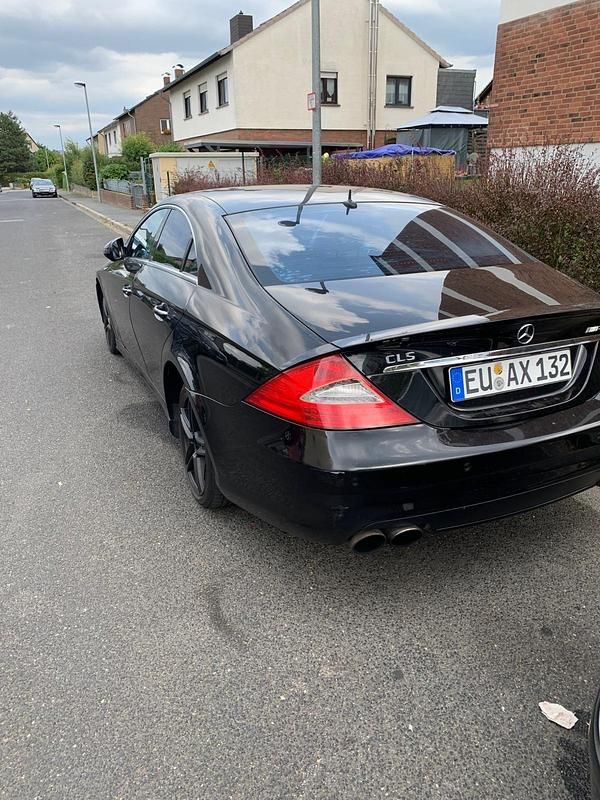 Schwarz Gebraucht 2005 Mercedes CLS350 Limousine | 5.000 € (Guter Preis) - Bild 1/4