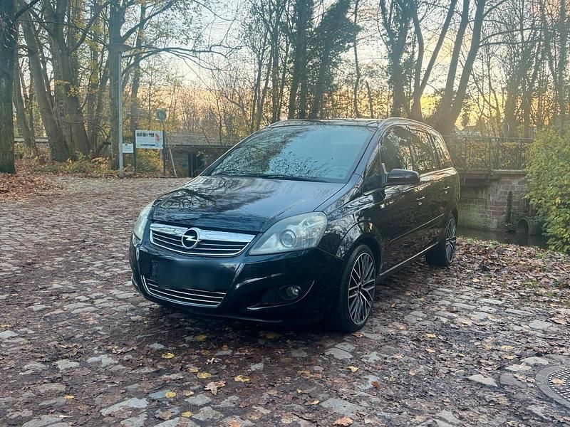 Schwarz Gebraucht 2009 Opel Zafira Van / Kleinbus | 1.900 € (Superpreis) - Bild 1/4