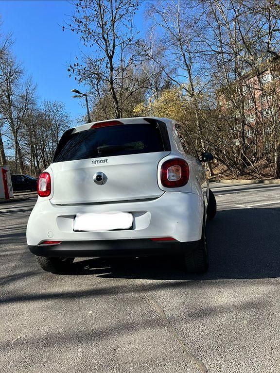 Gebraucht Smart ForFour 90 PS (66 kW) 2019 Weiß Kleinwagen