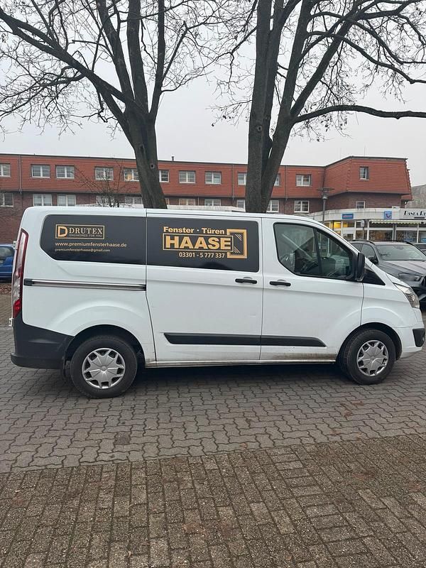 Gebraucht Ford Transit 105 PS (77 kW) 2018 Weiß Van / Kleinbus