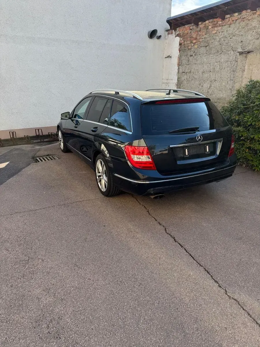Gebraucht Mercedes C200 Avantgarde 136 PS (100 kW) 2012 Schwarz Kombi