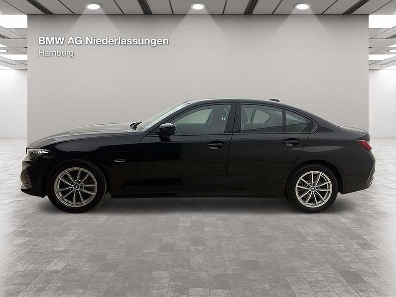 Gebraucht BMW 320e 163 PS (119 kW) 2022 Schwarz Limousine