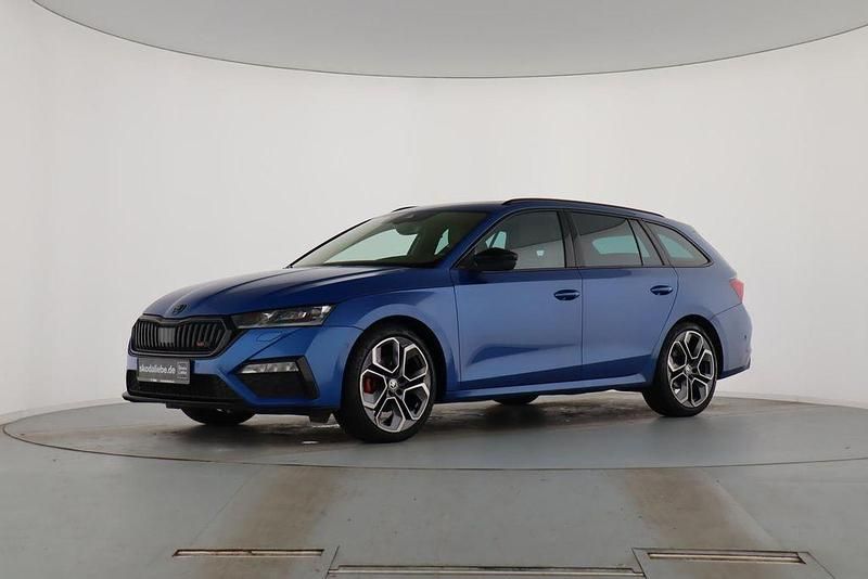 Raceblau metallic Gebraucht 2022 Skoda Octavia RS Kombi | 33.889 € (Teuer) - Bild 1/4