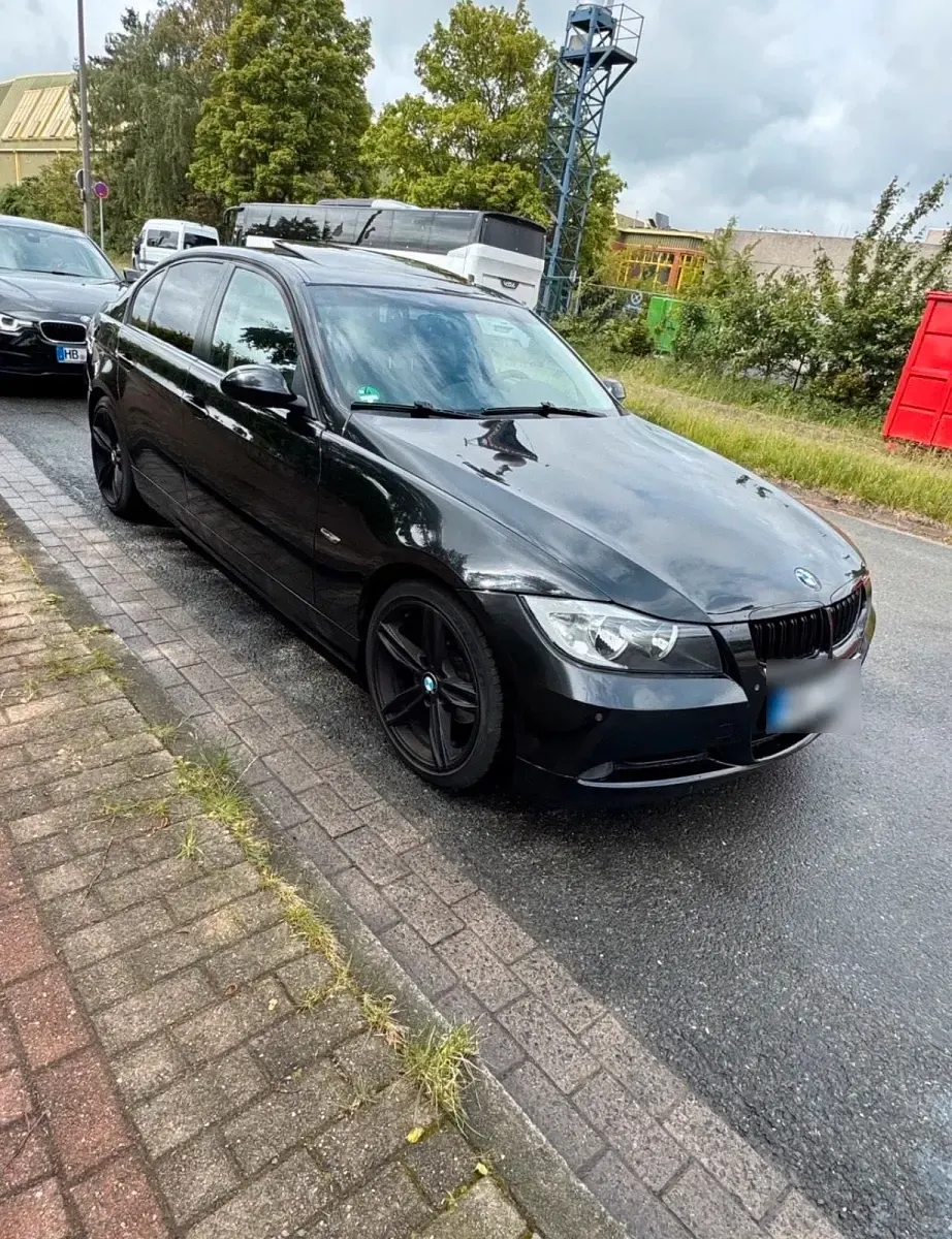 Gebraucht BMW 318 129 PS (94 kW) 2006 Schwarz Limousine
