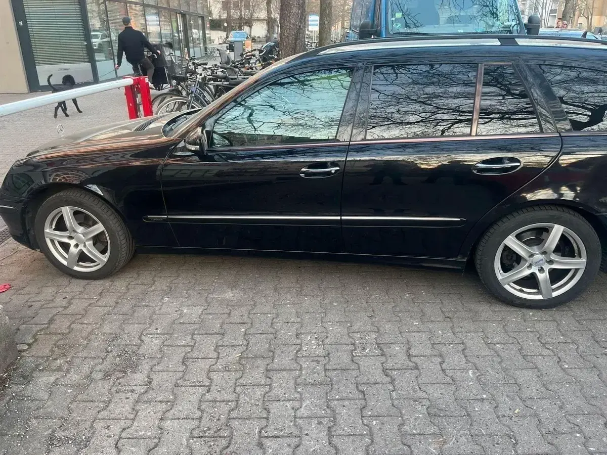 Gebraucht Mercedes E280 Elegance 242 PS (177 kW) 2008 Schwarz Kombi